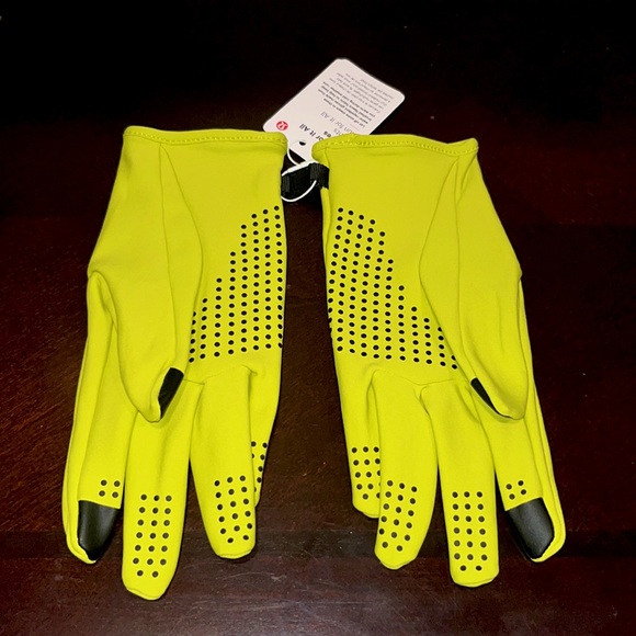 Lululemon Run For It All Tech Gloves in Yellow Serpentine 💛 - Picture 6 of 11